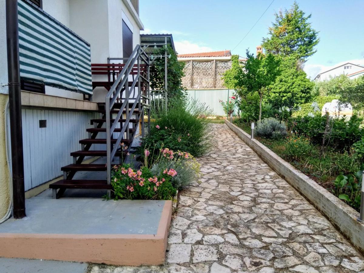 Apartments And Room Markovic Rovinjsko Selo Luaran gambar
